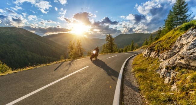 Motorradtouren im SalzburgerLand &copy; Shutterstock