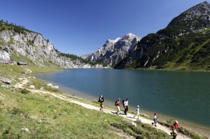 Hiking tour to the Jägersee