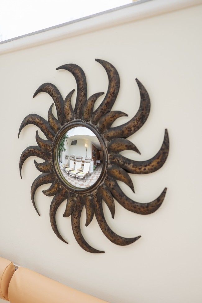 Stilvolle Dekorationen im gesamten Hotel