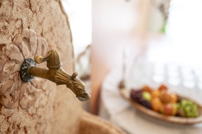 Frisches Trinkwasser nach dem Saunieren